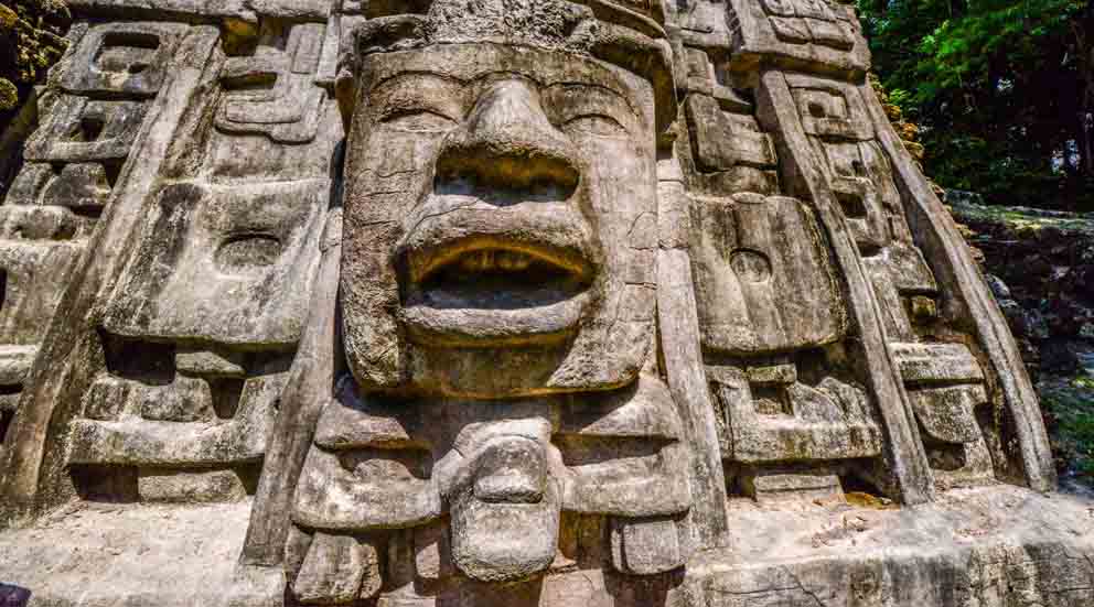 Temple sur le site de Lamanai - © Travelbelize